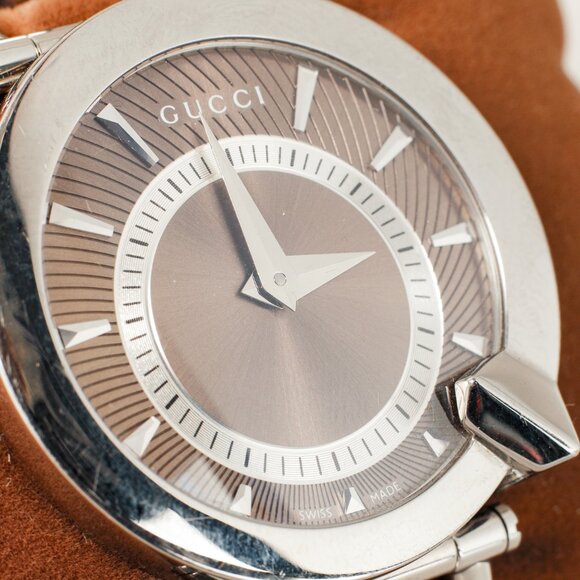 Gucci Chiodo Silver-Tone Stainless Steel Watch - Picture 3 of 7